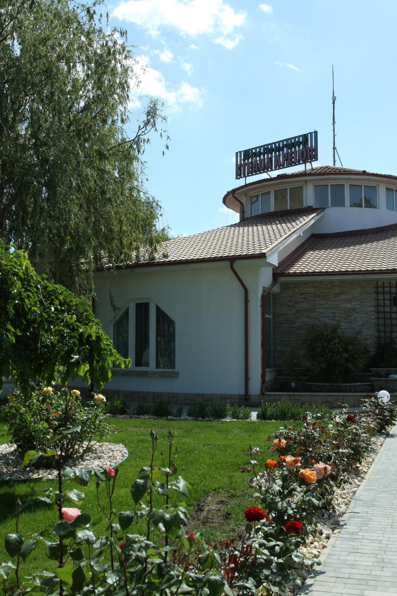 Steaua Apelor Family Resort Nufaru Экстерьер фото